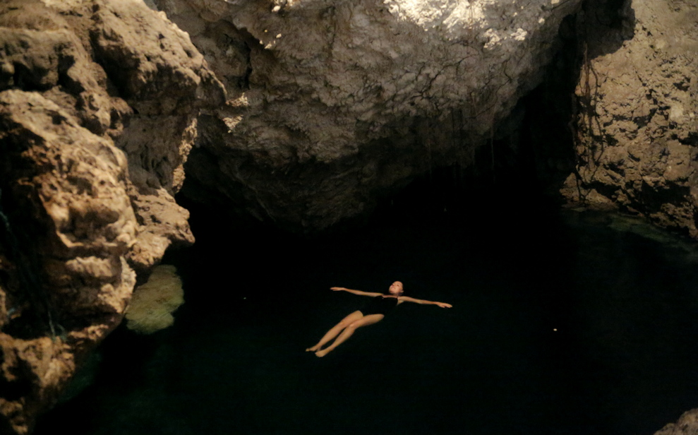 Swimming in the Lue Jajinyi Cave